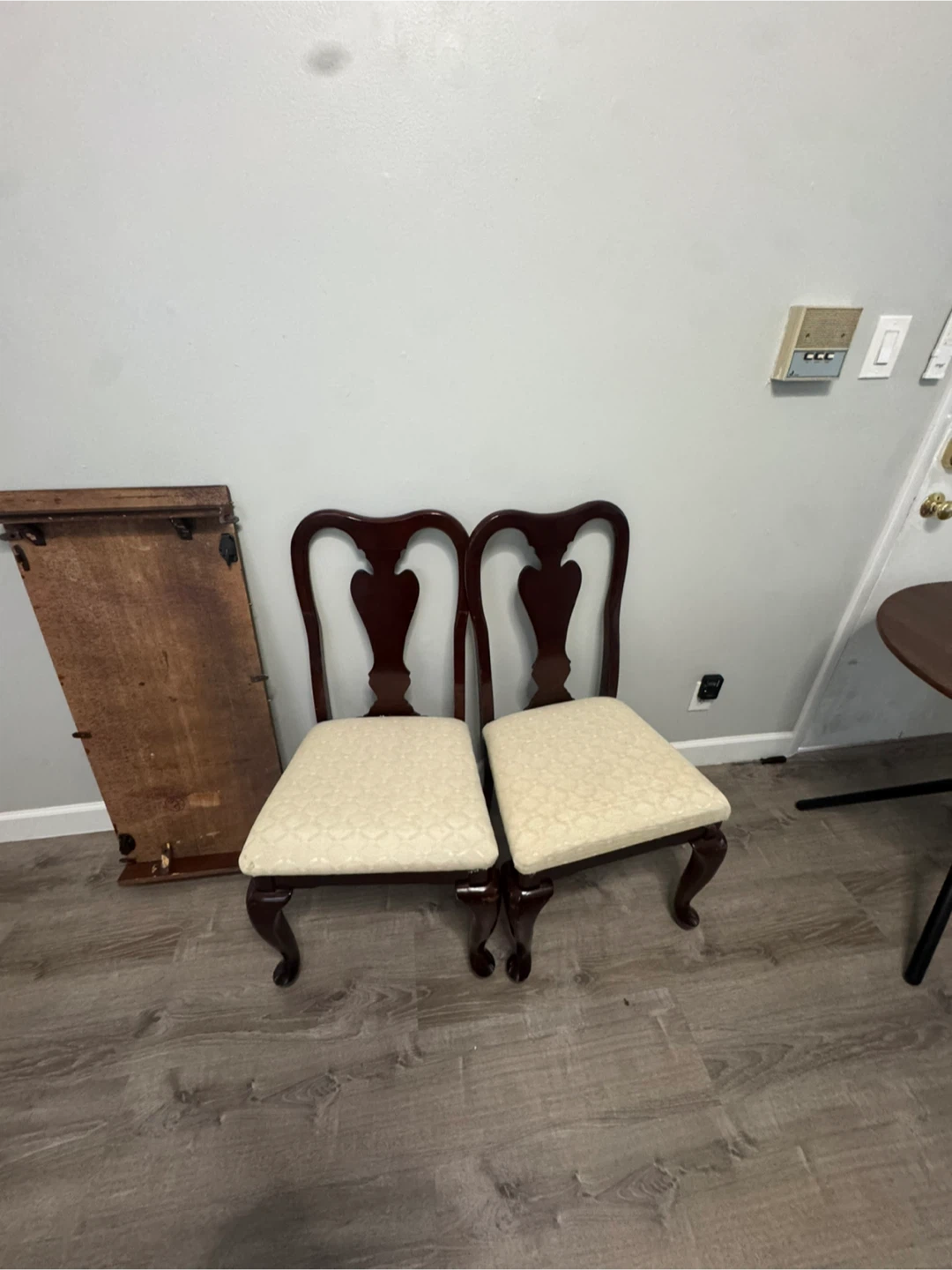 Set of Two Vintage Queen Anne Style Dining Chairs - photo 2