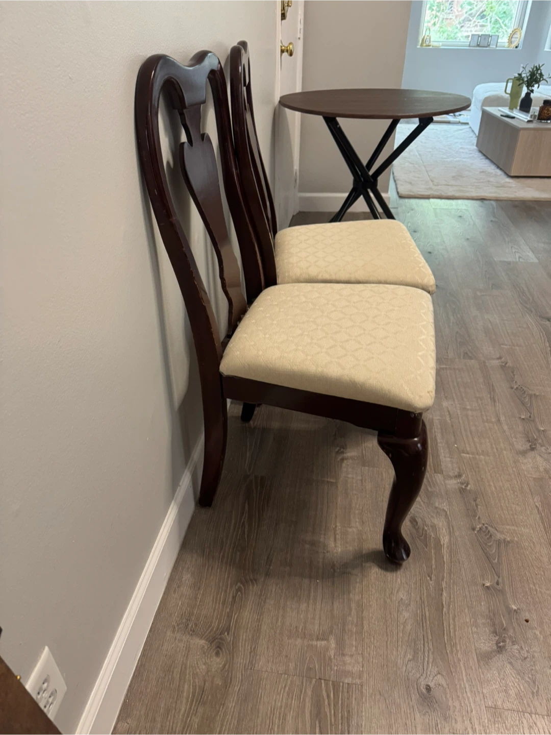 Set of Two Vintage Queen Anne Style Dining Chairs - photo 4