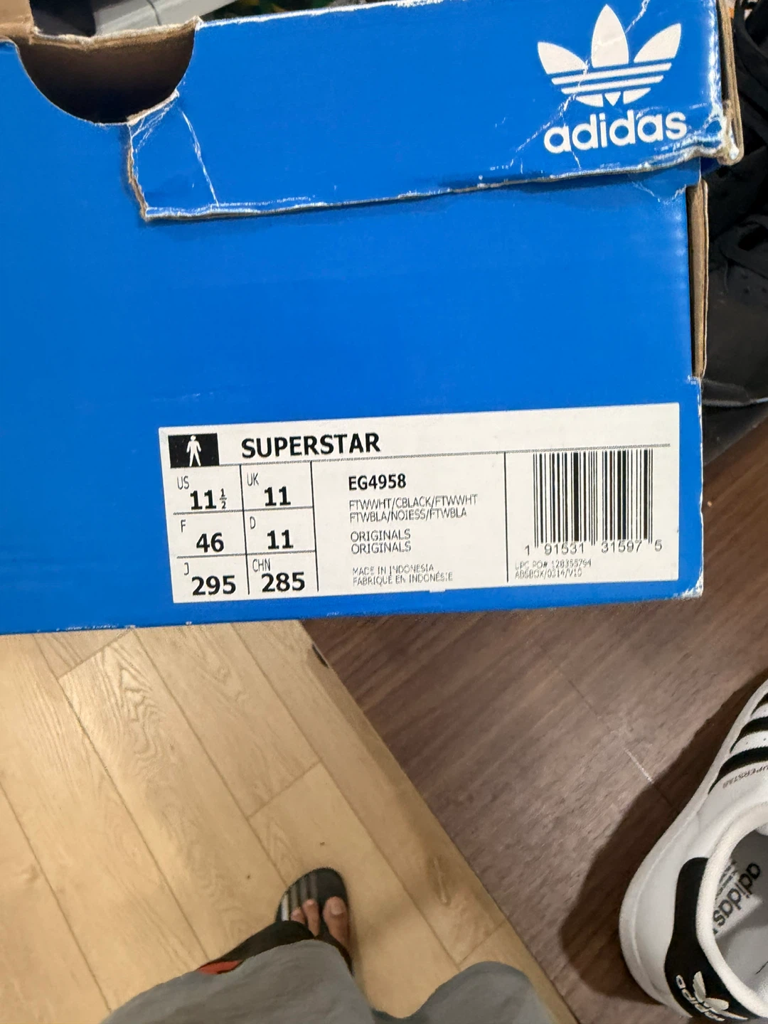 Adidas Superstar Shoes Size 11.5 - photo 2