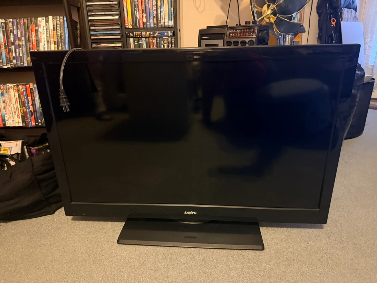 Sanyo 40 inch Flat Screen Television - photo 2