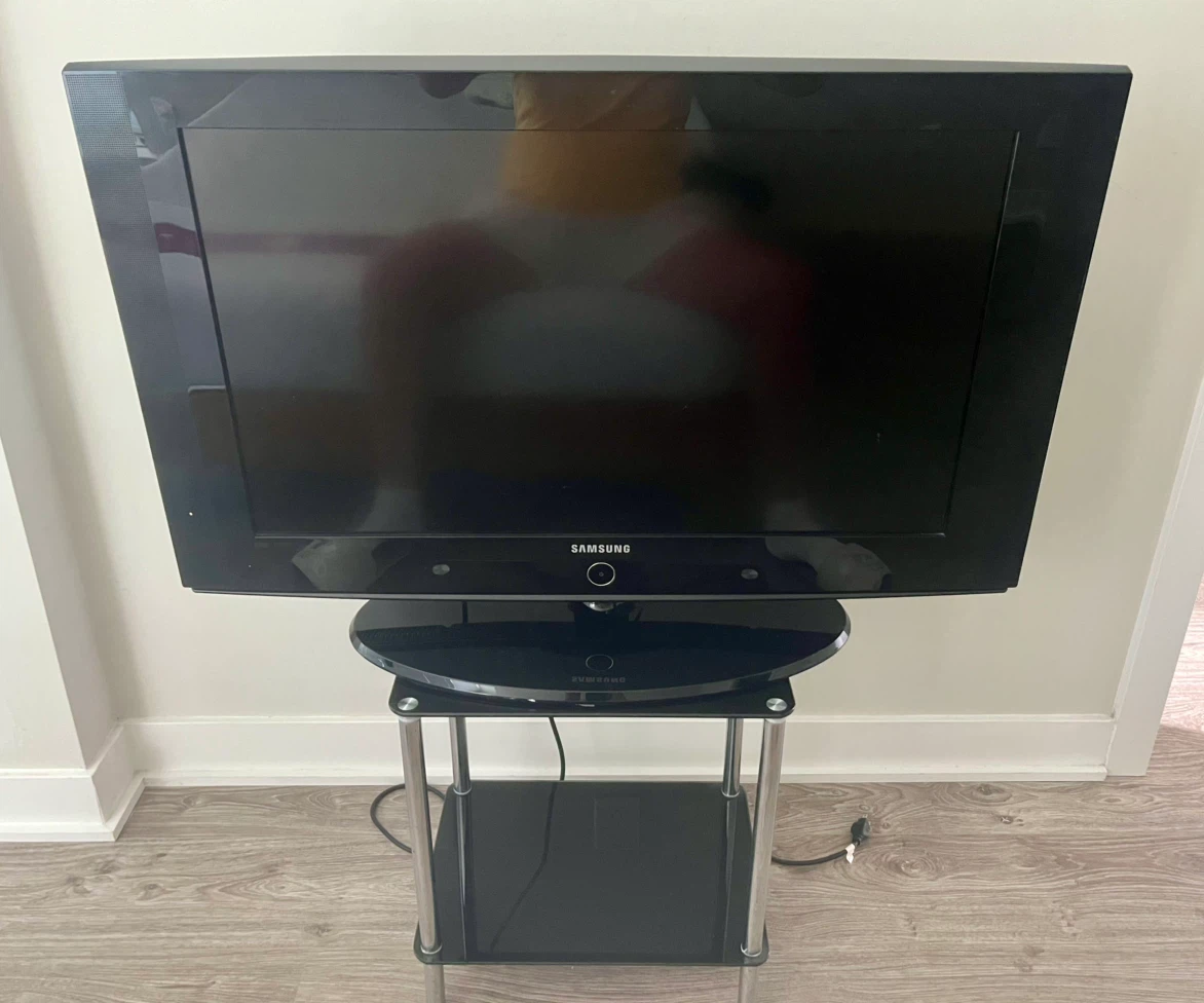 Samsung 32” TV