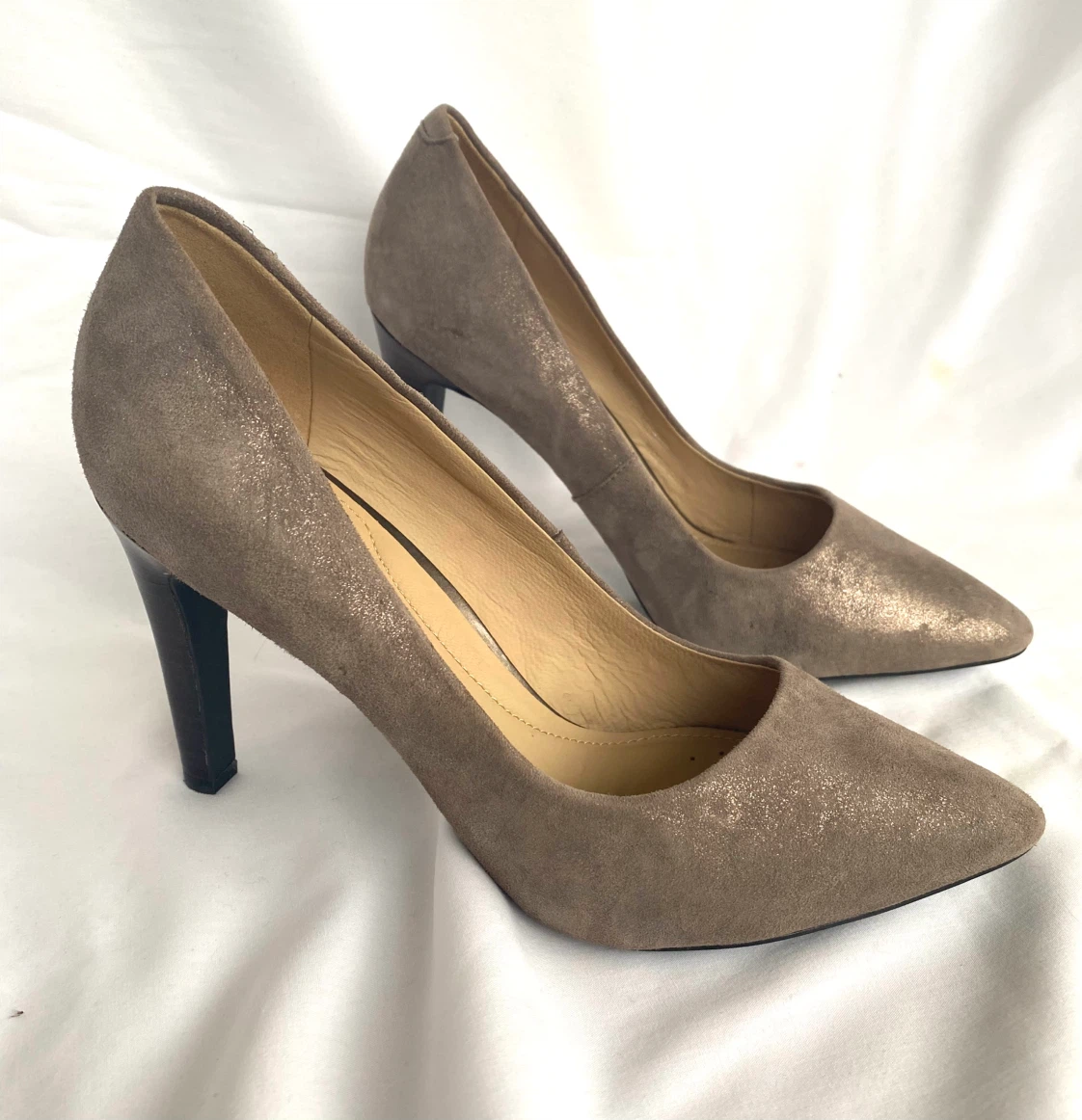 New Geox Respira Taupe Suede Heels, Size 8.5