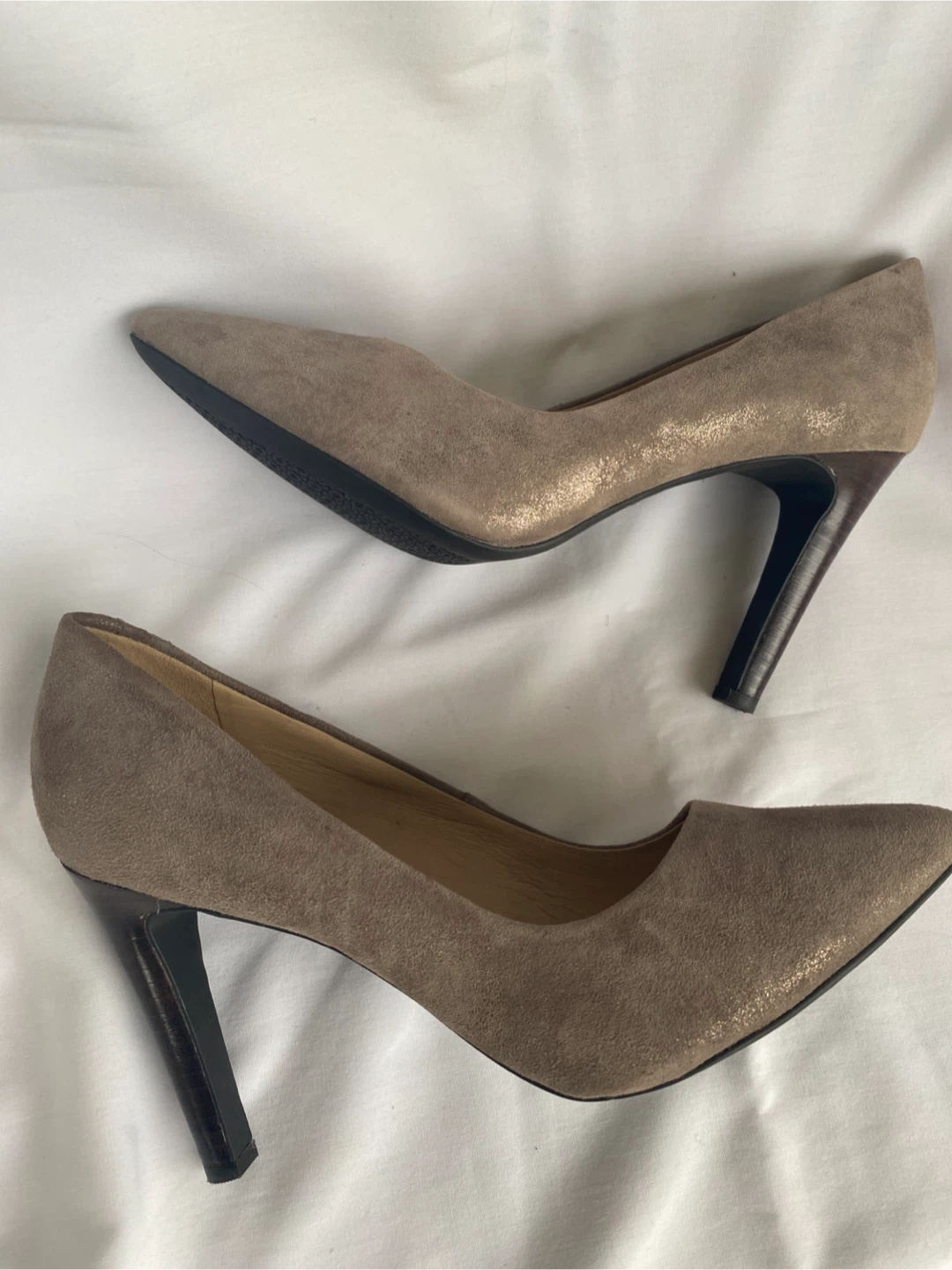 New Geox Respira Taupe Suede Heels, Size 8.5 - photo 3