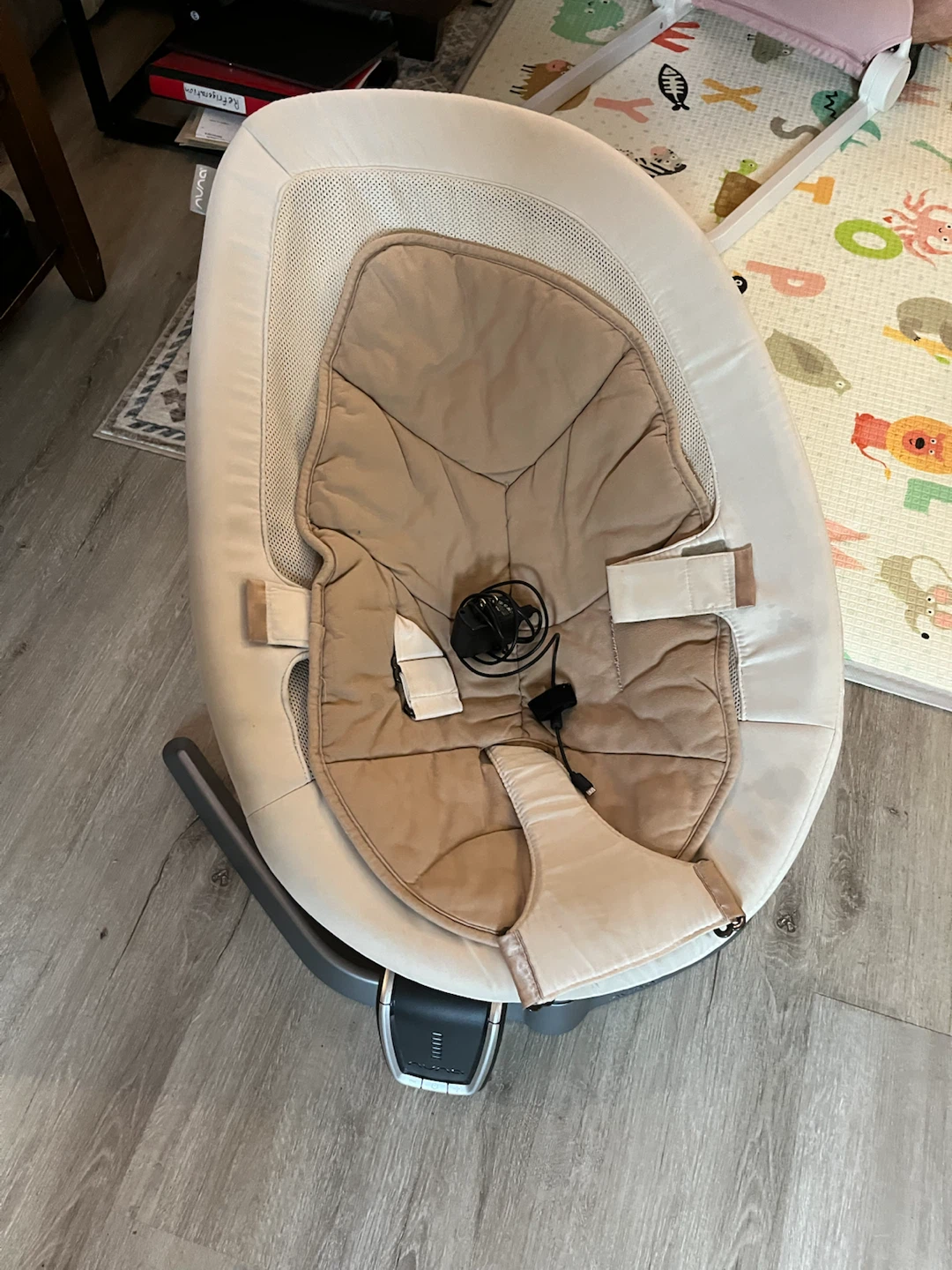 Nuna Leaf Baby Swing