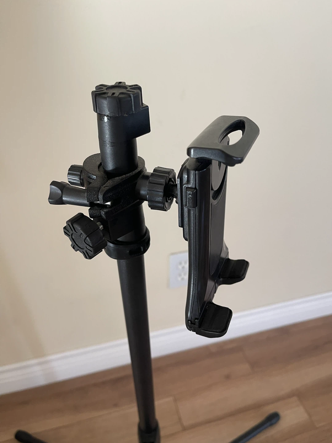 Adjustable Black Tripod Floor Stand for Tablet or Phone