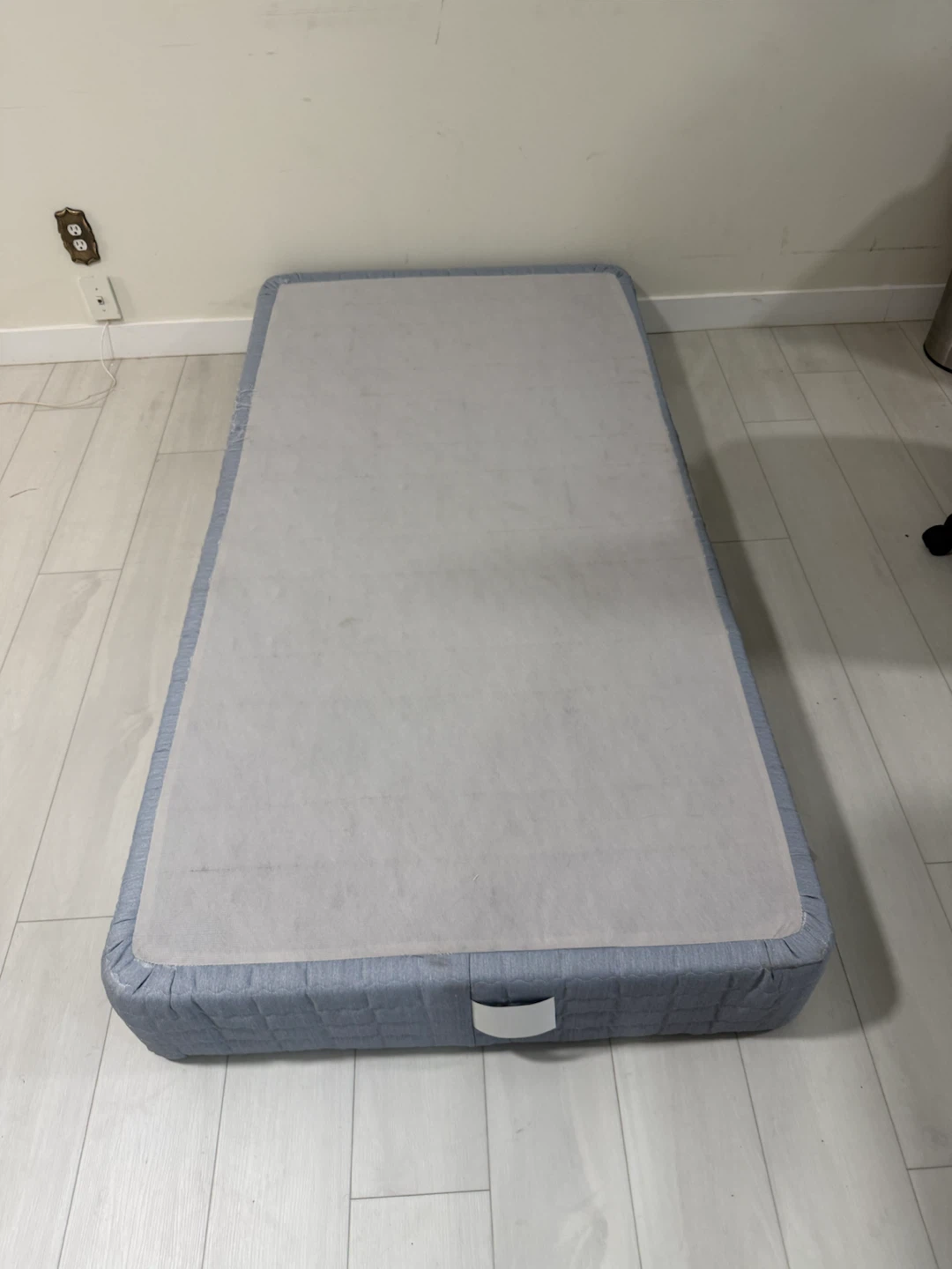 Twin Size Mattress and Box Spring Set - photo 2