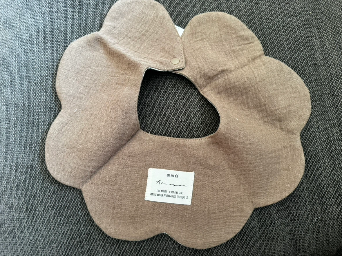 Floral Baby Bib - photo 4