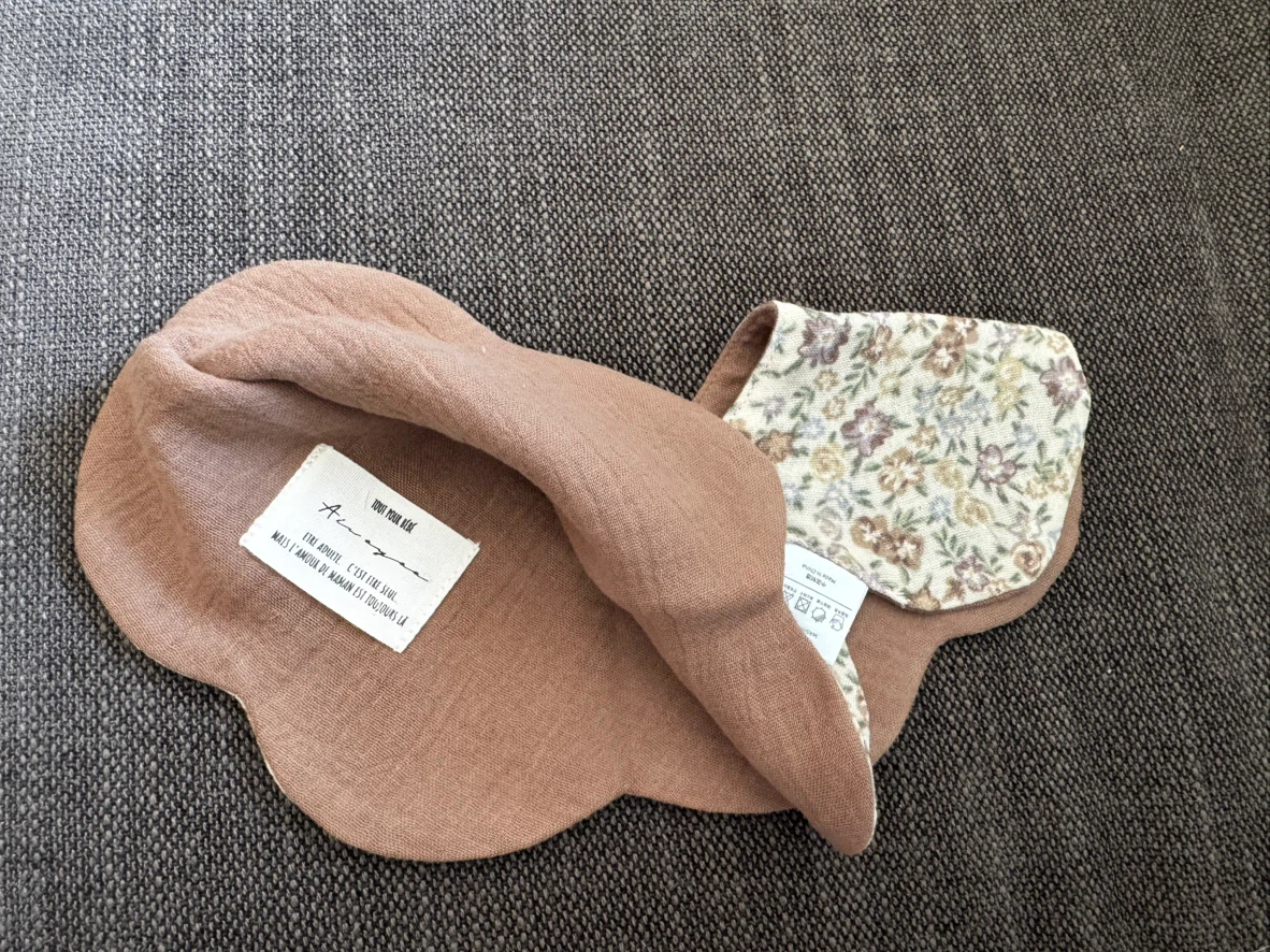 Floral Baby Bib - photo 5