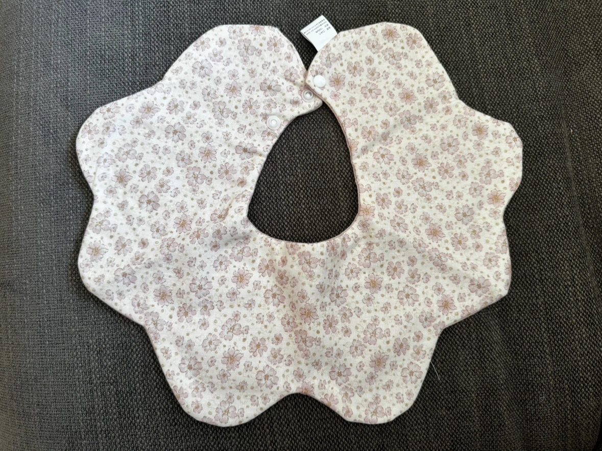 Floral pattern baby bib