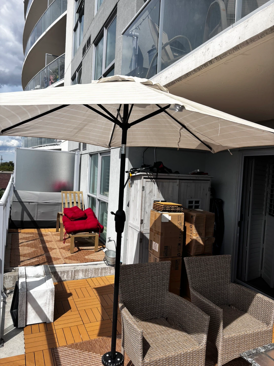 Outdoor Patio Umbrella with heavy steel base
