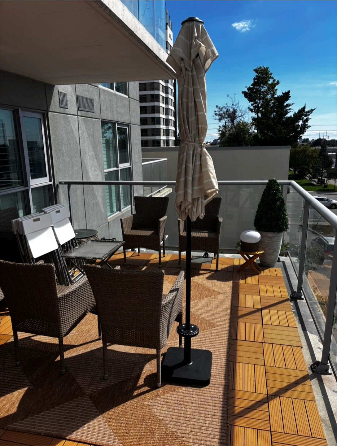 Outdoor Patio Umbrella with heavy steel base - photo 2
