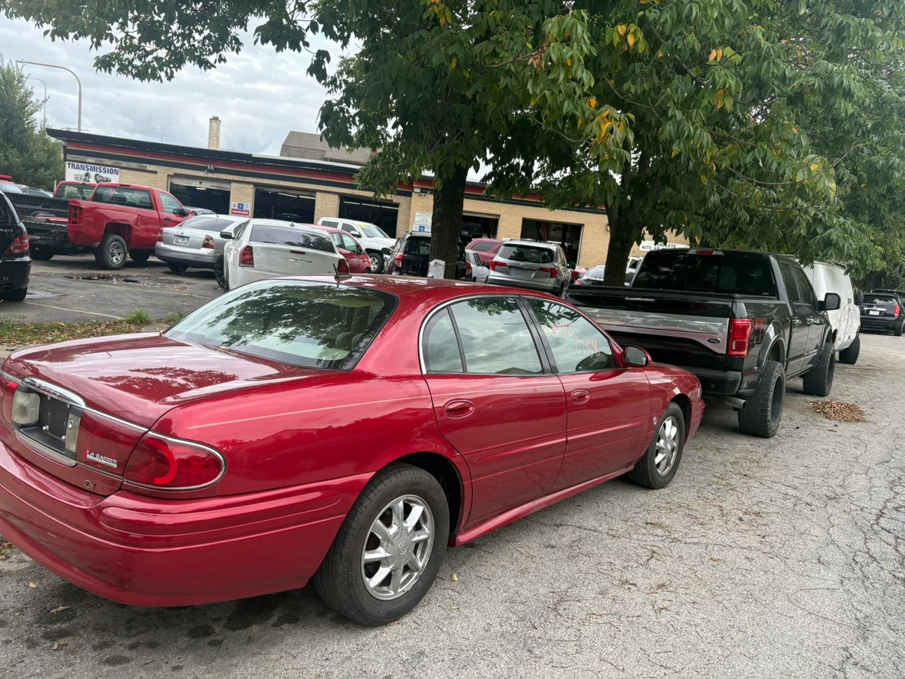 Red Buick LeSabre sedan Limited - photo 2