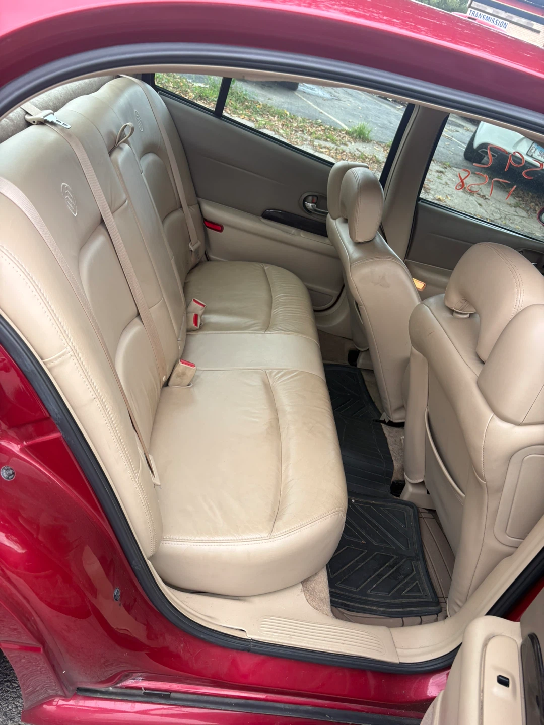 Red Buick LeSabre sedan Limited - photo 5