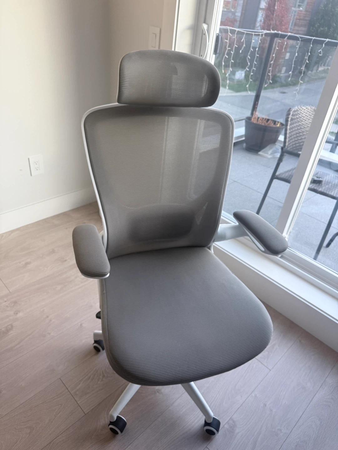 Ergonomic Mesh Office Chair - photo 2