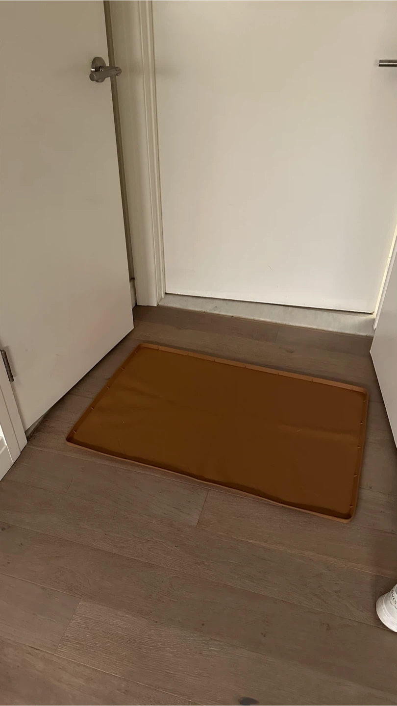 Brown silicone pet Matt