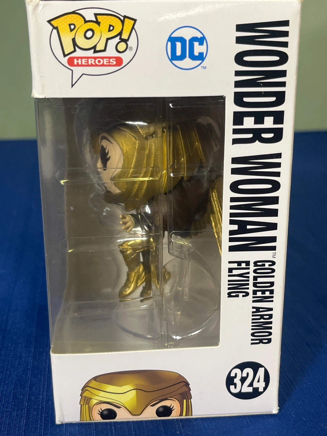 Vaulted Funko Pop WW84 Wonder Woman Golden Armor #324 - photo 5
