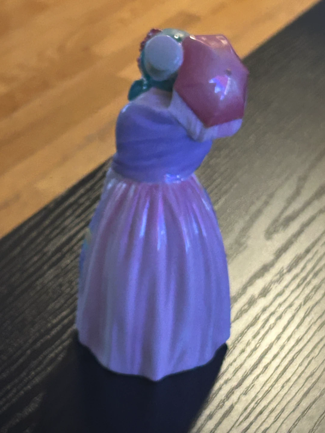 Vintage Porcelain Lady Figurine - photo 4