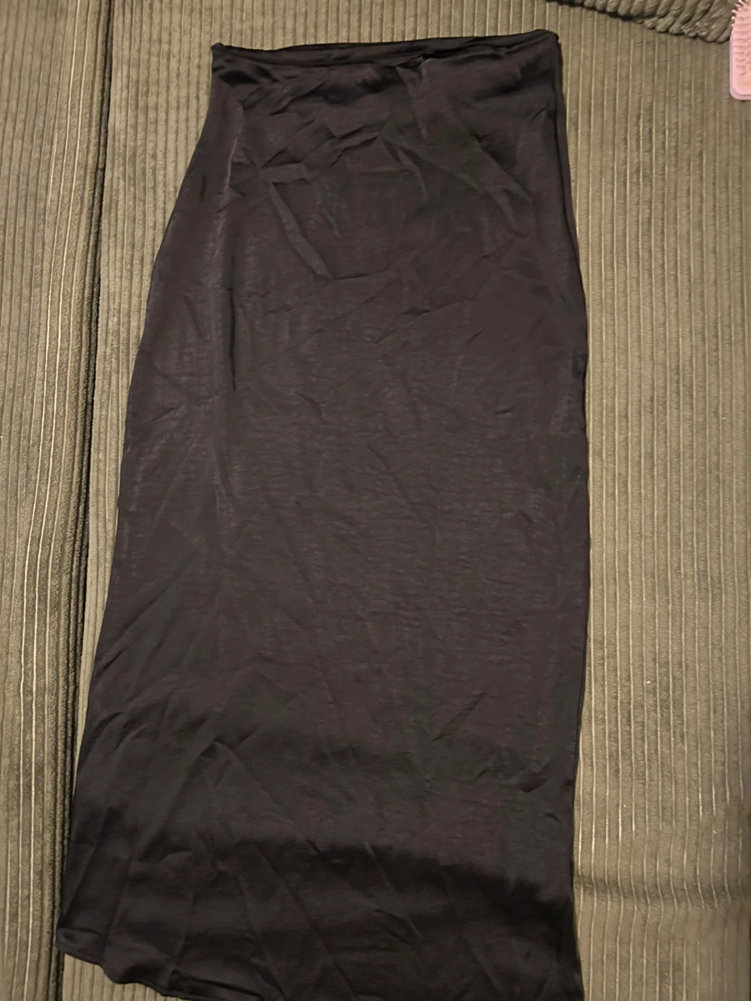 BOOHOO Black Maxi Satin Skirt