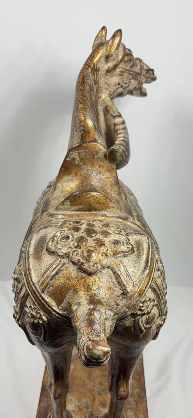 Tang‑Style Gilt‑Carved Wooden War Horse sculpture - photo 4