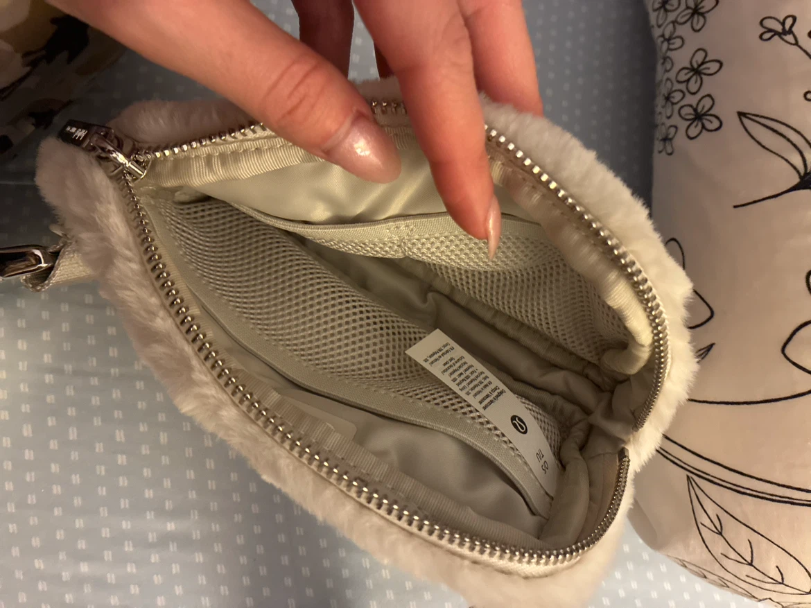 Lululemon Faux Fur Belt Bag - photo 2