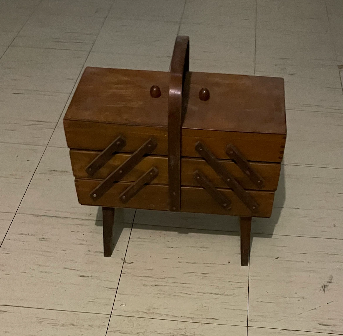 Vintage Wooden Cantilever Sewing Box - photo 2