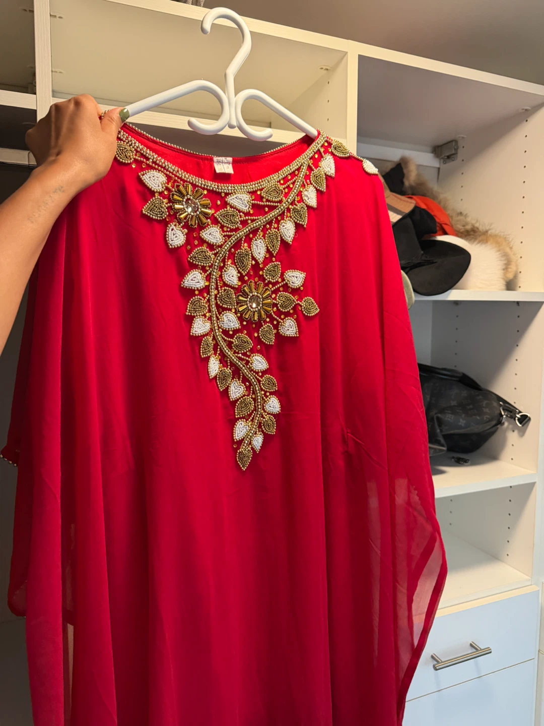 Set of 5 embellished kaftans and abayas