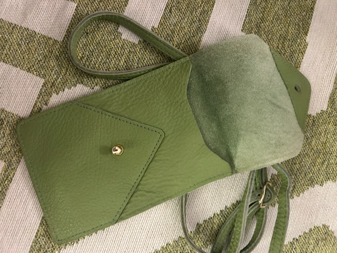 Green Leather Phone Crossbody Bag - Handmade - photo 3