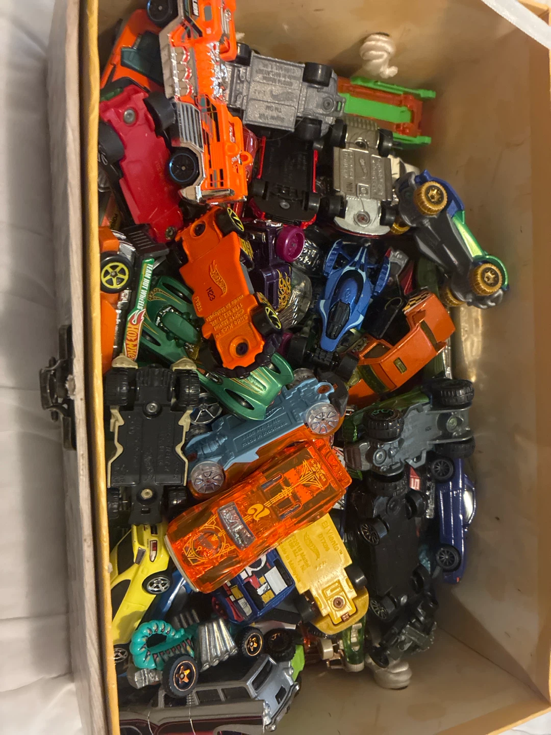 Lot of Hot Wheels toy cars