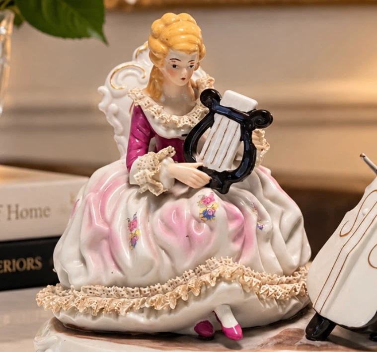 Porcelain Musician Couple Figurine - photo 2