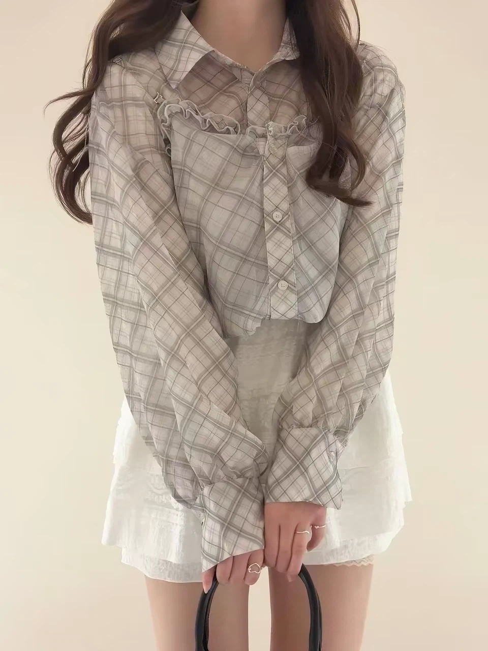 Three ways to wear a lace-trimmed camisole-style shirt - photo 3