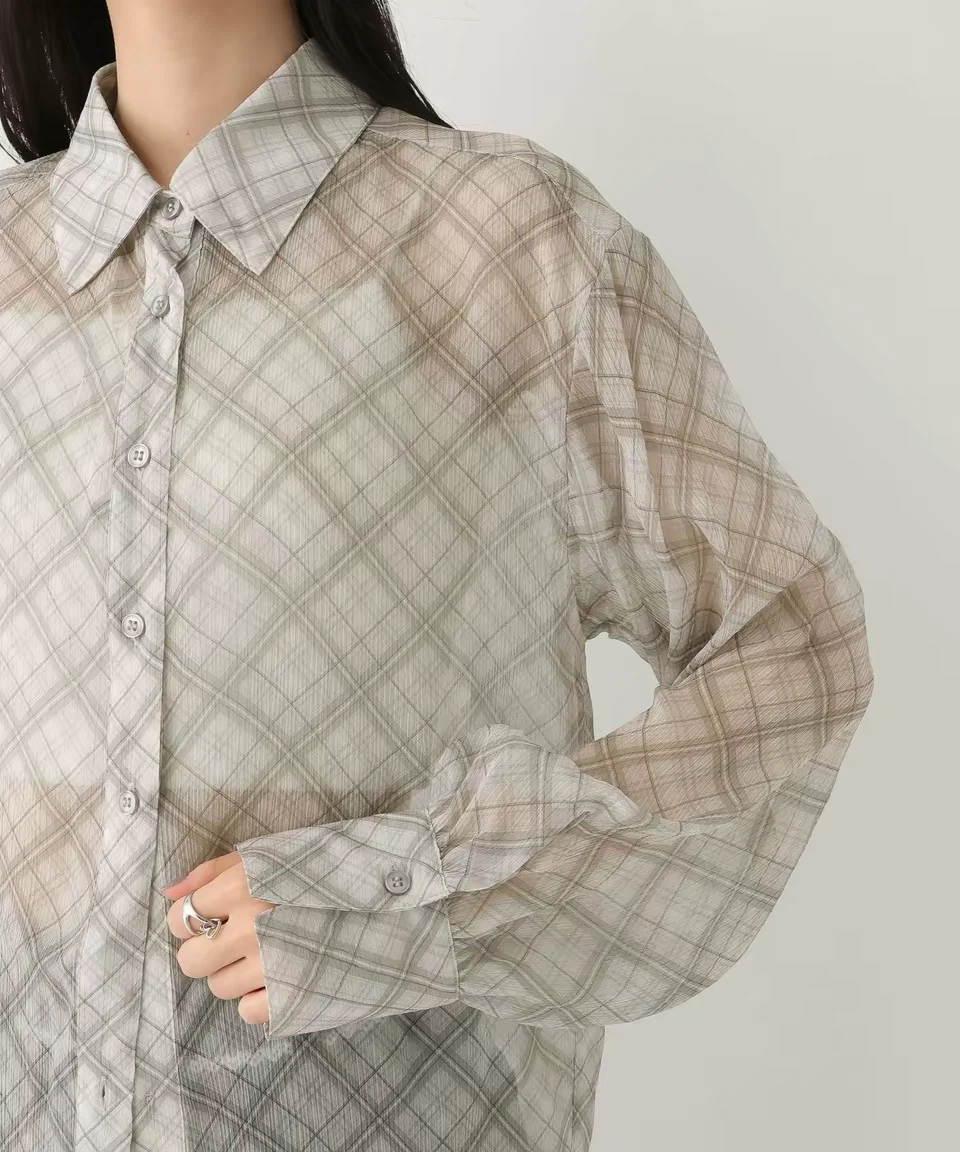 Three ways to wear a lace-trimmed camisole-style shirt - photo 5