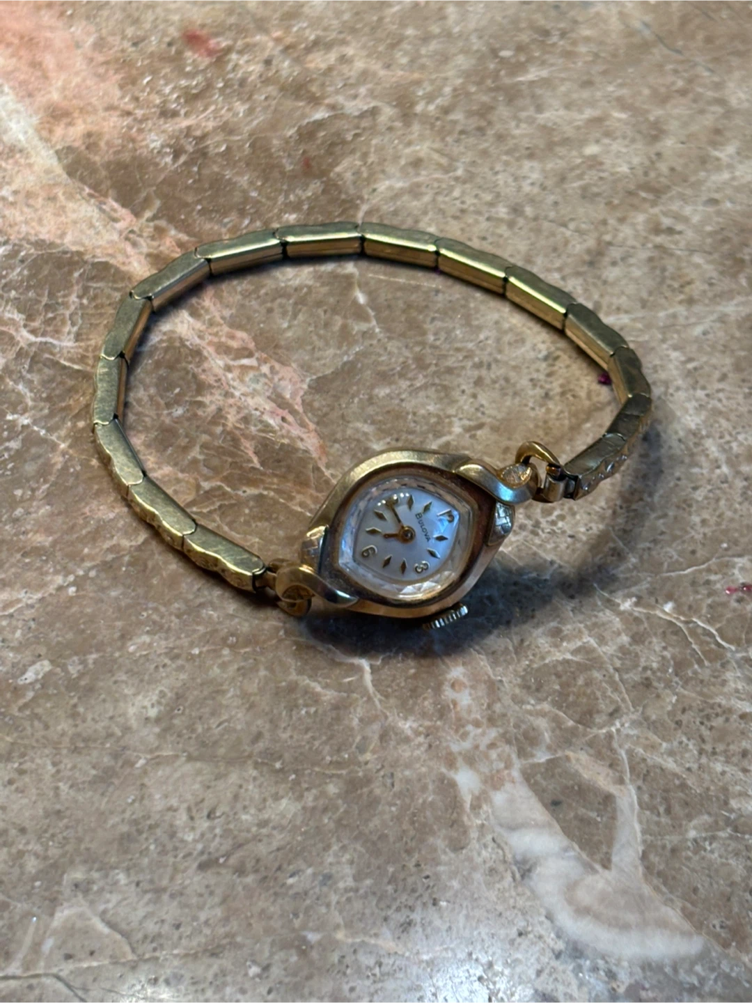 Vintage bulova watch (needs new battery)
