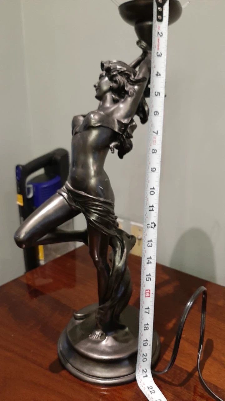 Decorative Figurine lamp