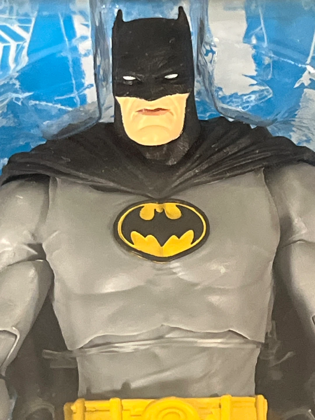 DC Multiverse Batman Action Figure + 2 Bonus Comic Books - photo 3