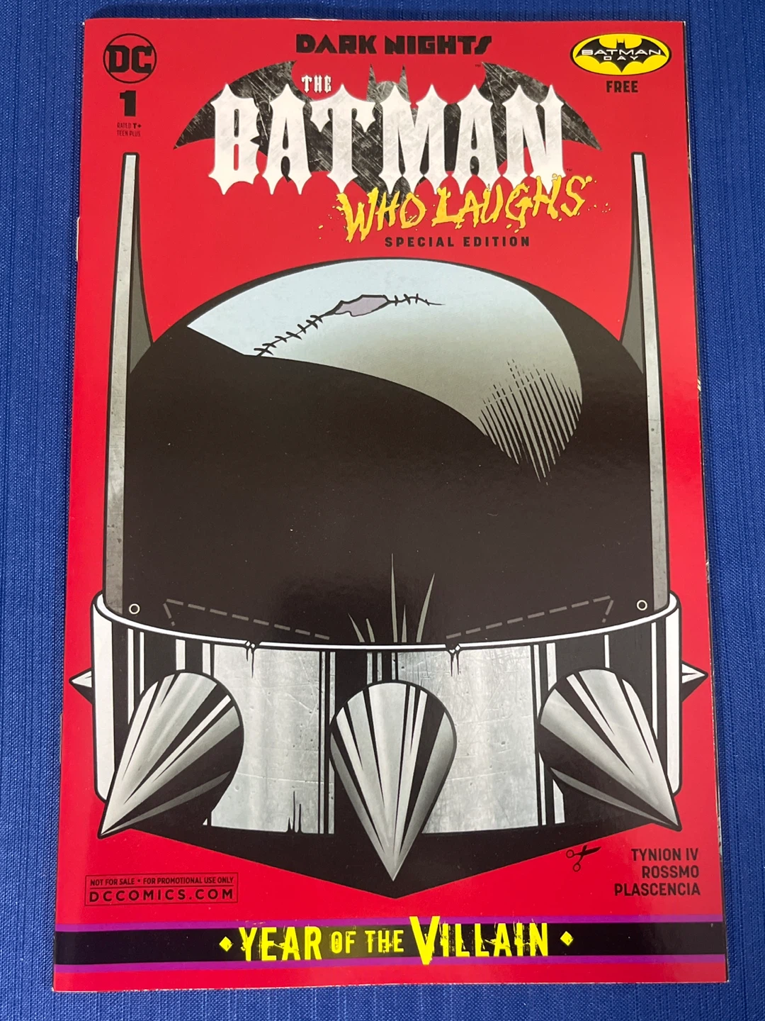 DC Multiverse Batman Action Figure + 2 Bonus Comic Books - photo 5
