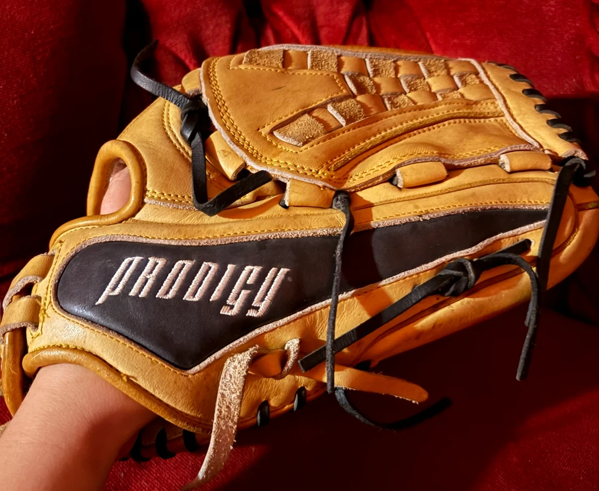 Worth Prodigy PR130 Baseball Glove - photo 2