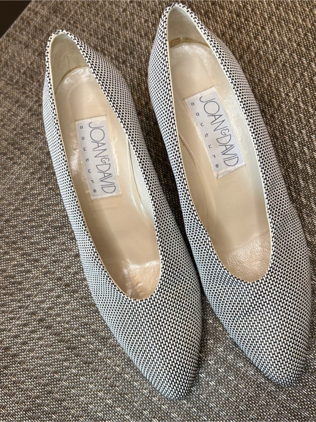 Joan & David size 8.5 Couture Pumps