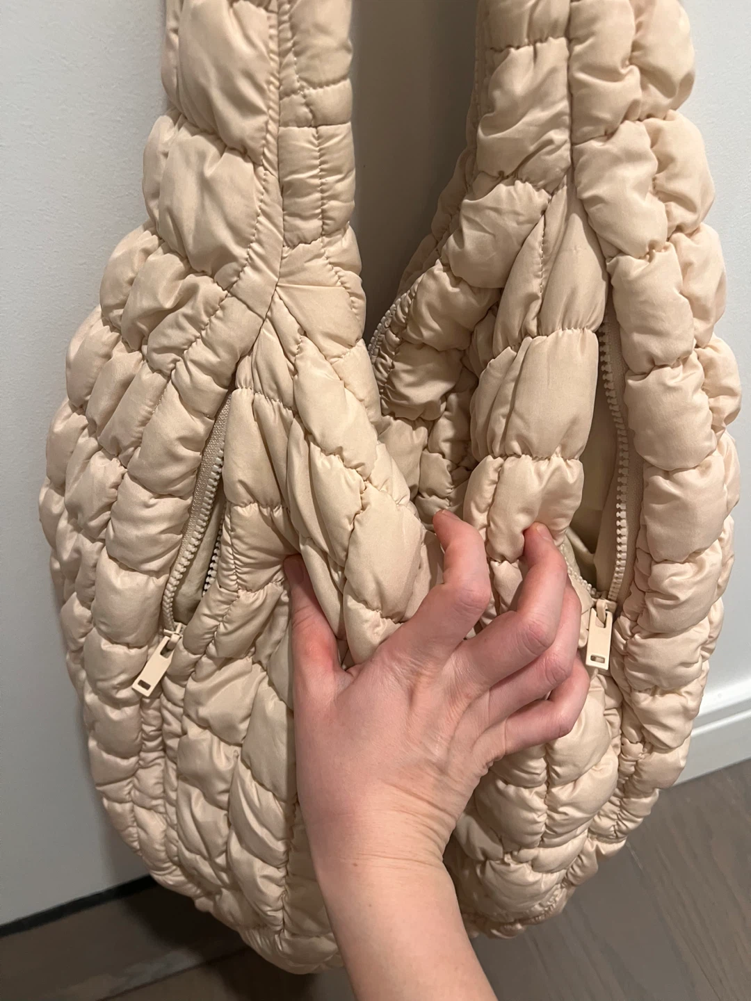 COS Quilted Oversized Shoulder Bag - photo 4