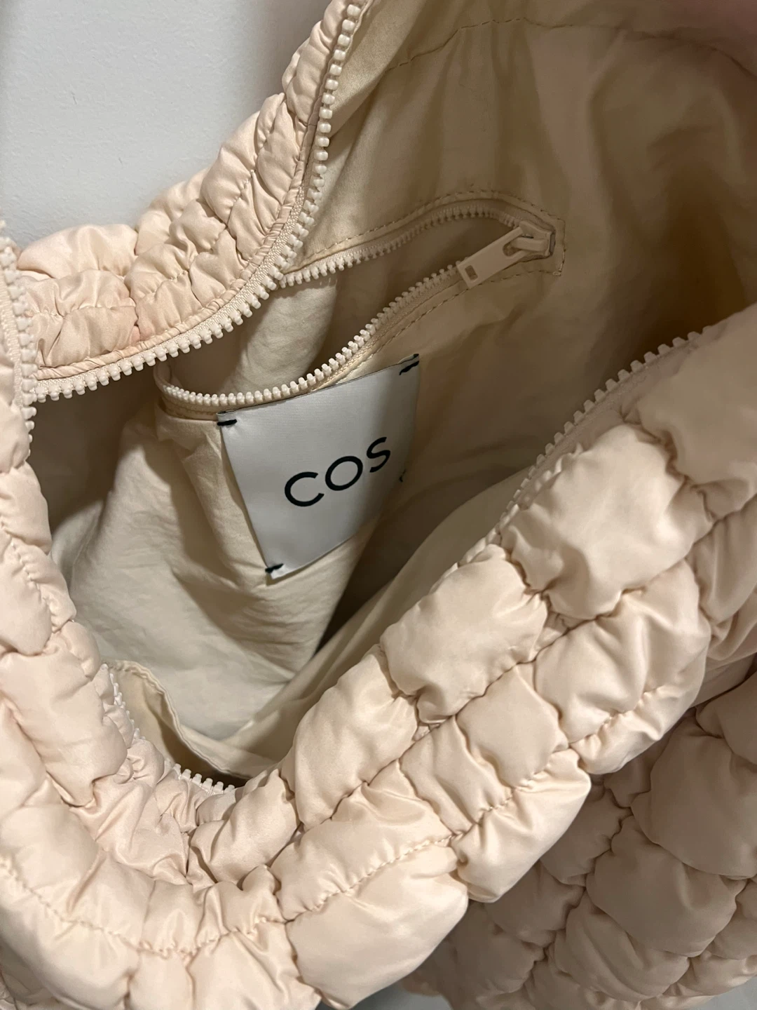 COS Quilted Oversized Shoulder Bag - photo 5