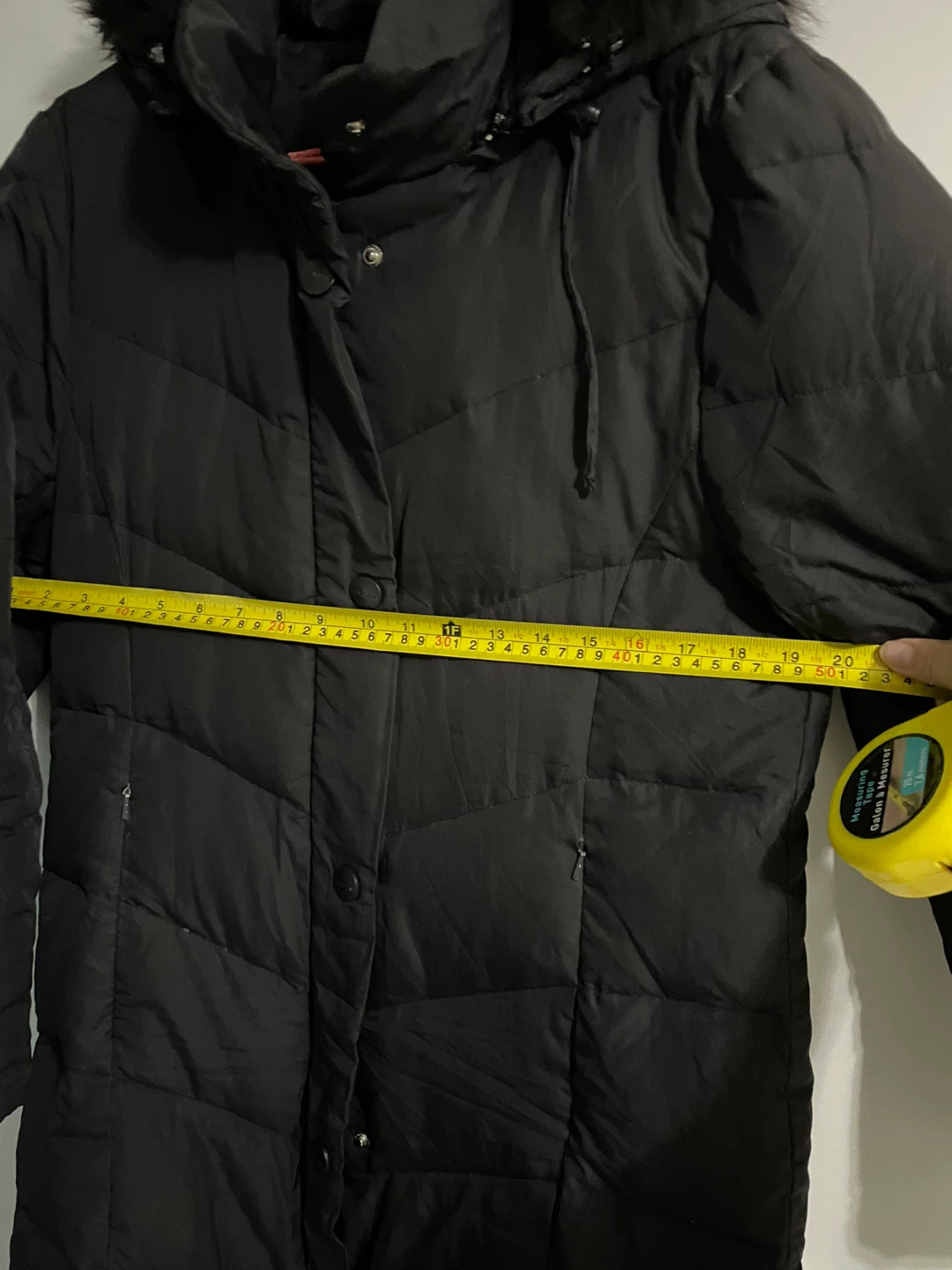 Black winter puffer coat with hood - photo 2