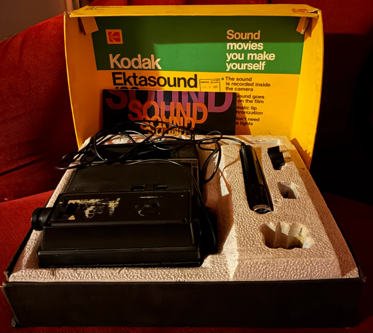Vintage Kodak Ektasound 130 Movie Outfit - photo 4