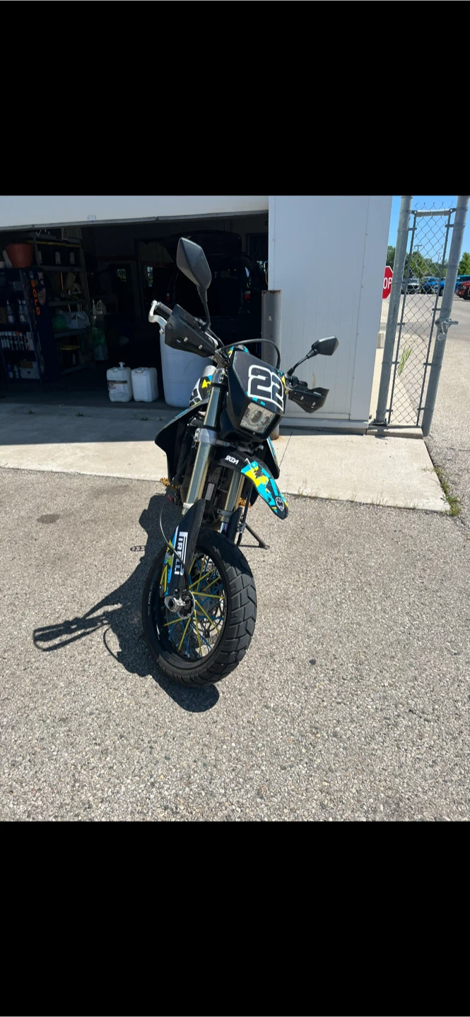 Suzuki DR-Z motorcycle - photo 2