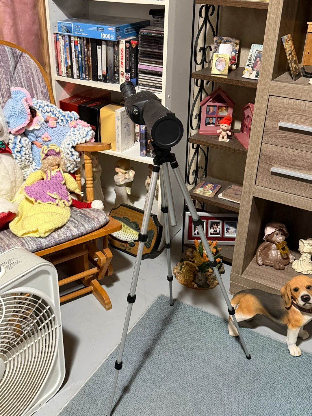 Spotting scope with tripod