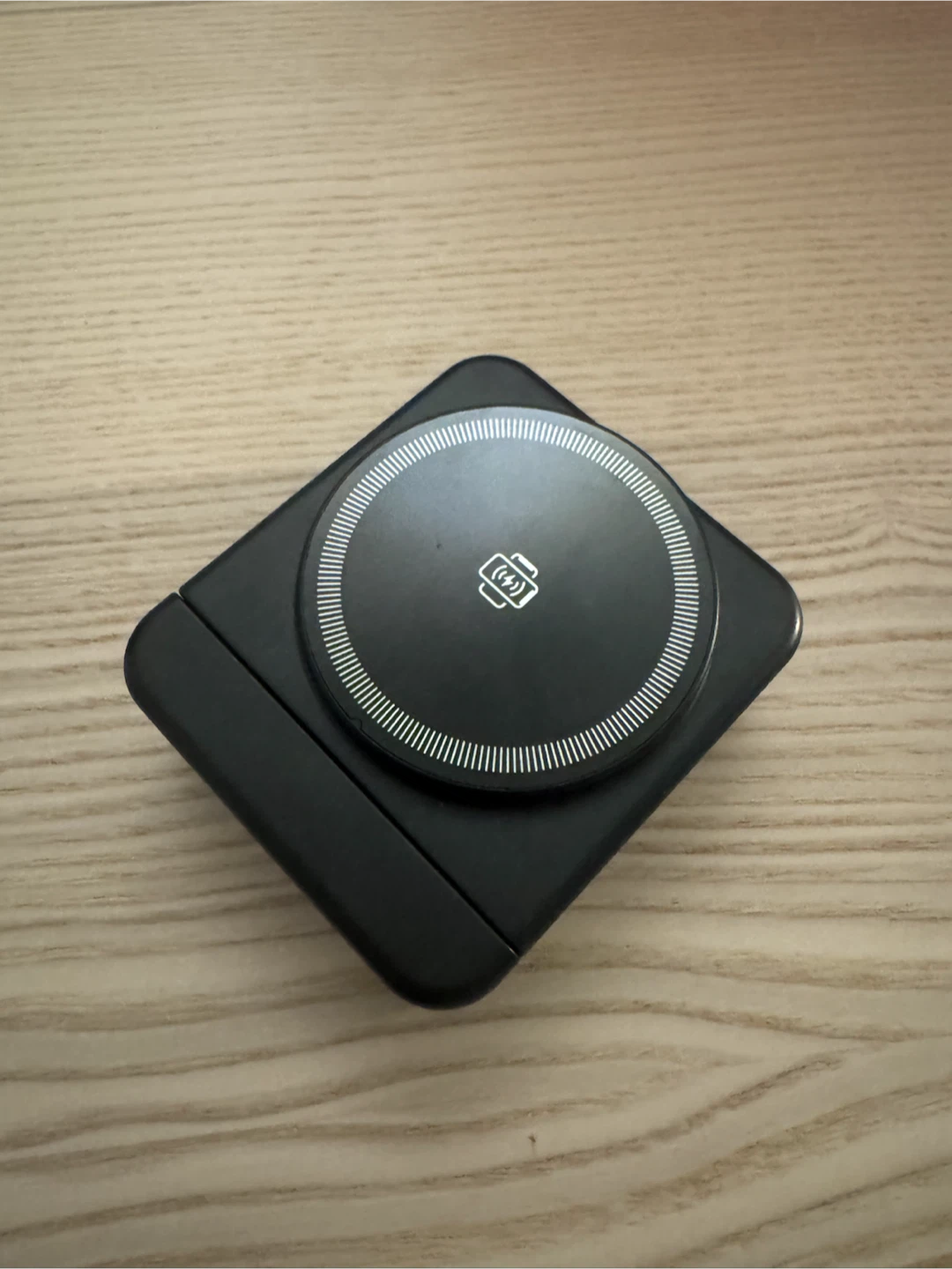 3-in-1 Foldable Wireless Charging Station - photo 3