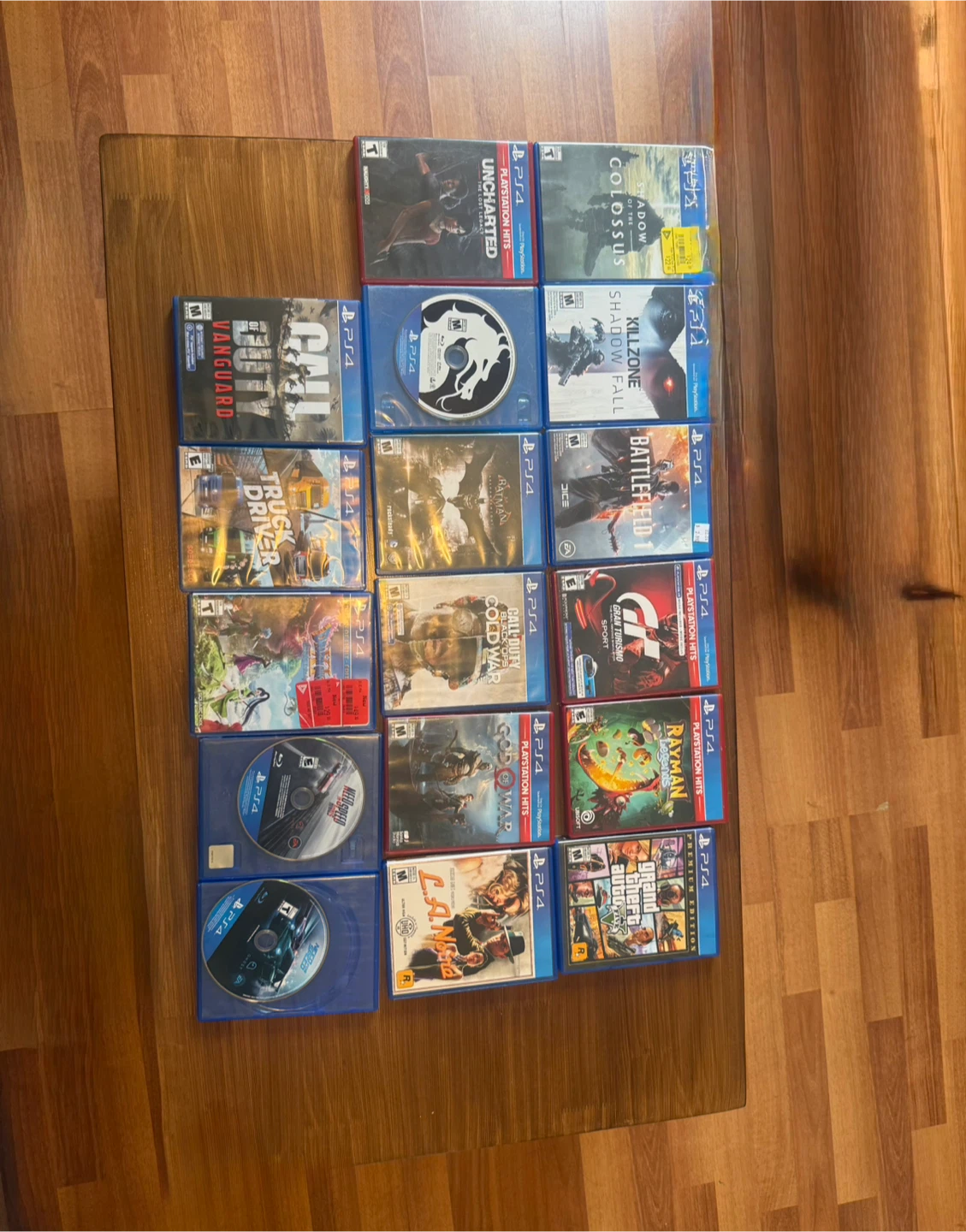 🎮 PS4 Bundle – 2 Controllers + 17 Games – $240 OBO - photo 3