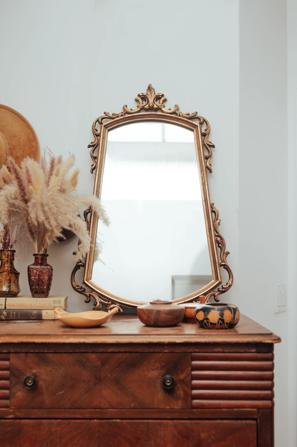 Vintage Ornate Gold Wall Mirror – 20” × 30” - photo 5