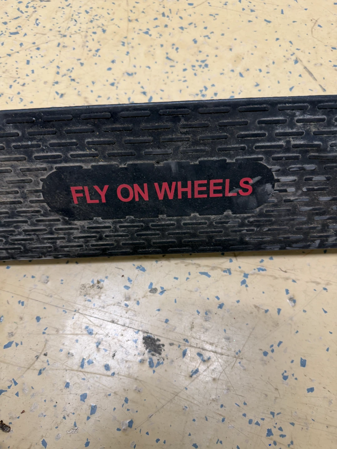 Fly on Wheels Flash 5.0 Electric Scooter - photo 3