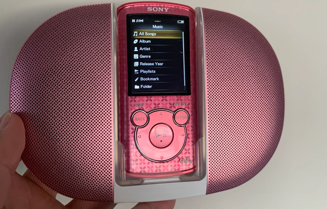 Sony Walkman 8GB Pink MP3 Player with Matching Pink Speaker Dock