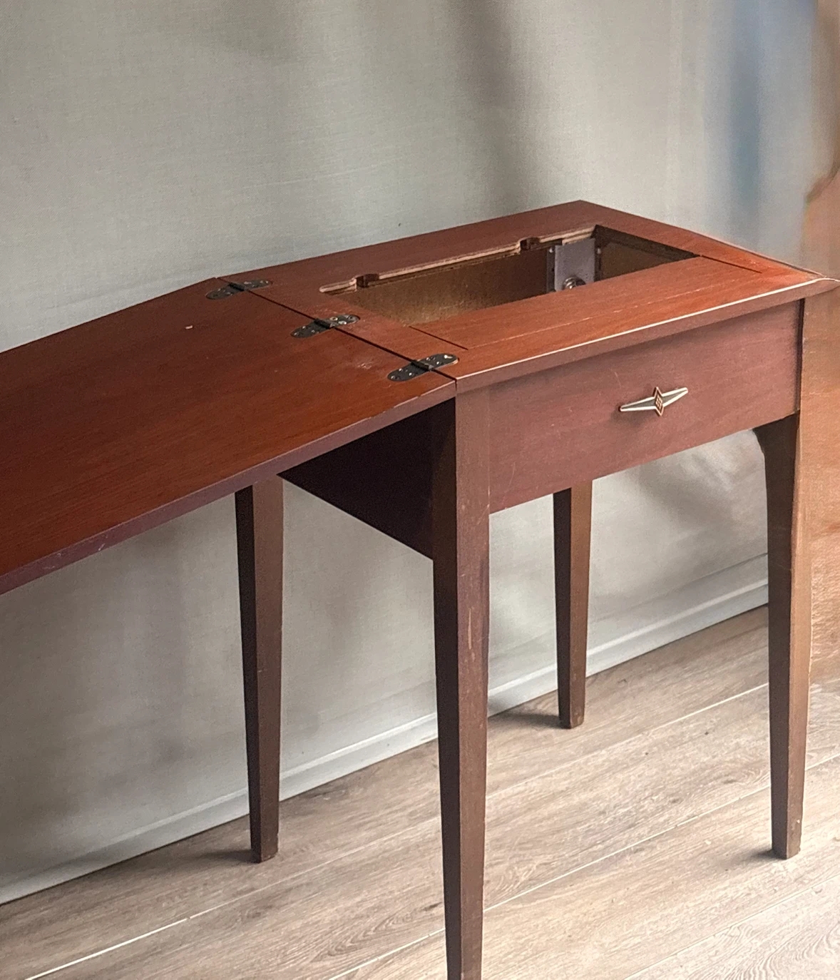 Vintage Sewing Machine Cabinet - photo 2