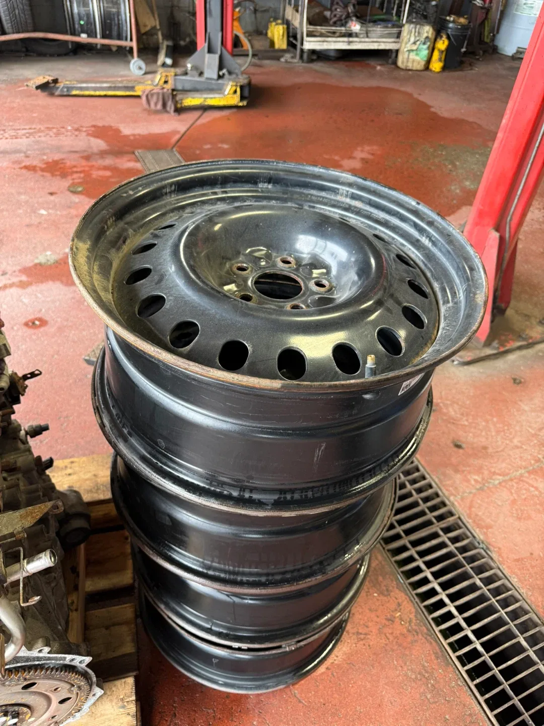 Set of 4 RNR 18x7.5 Steel Wheels